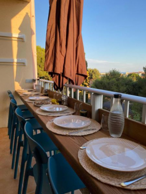 Appartement rénové vue Mer, 4 mn des plages à pied